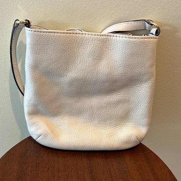 Michael Kors Crossbody mini bag /Tassel EUC πHPπ pebbled leather cream/gold - Picture 6 of 13